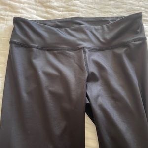 Shiny black leggings